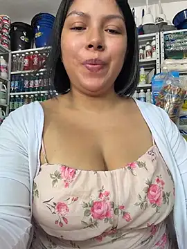 ISABELLA  LUNA online show from July 17, 2026, 2:02 pm