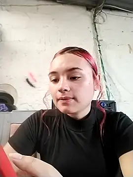 Arianna 01 online show from May 20, 2026, 3:29 pm