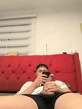 BodyGym18 online show from May 19, 2026, 7:42 pm