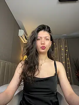 NoelPerfect online show from May 22, 2026, 5:47 am