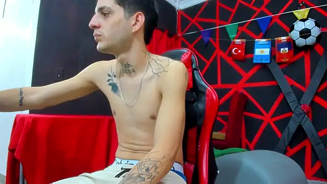 Snapshot of boy_max_latin chatting on June 28, 2026, 5:46 am boy max latin online show from June 28, 2026, 5:46 am