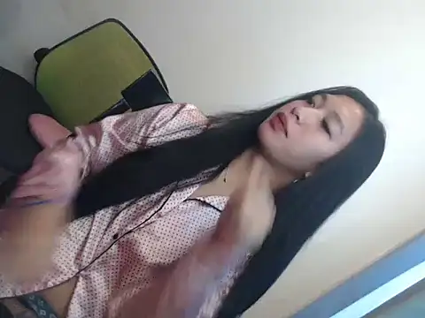 Snapshot of goddess_ashanti chatting on June 18, 2026, 1:39 am goddess ashanti online show from June 18, 2026, 1:39 am