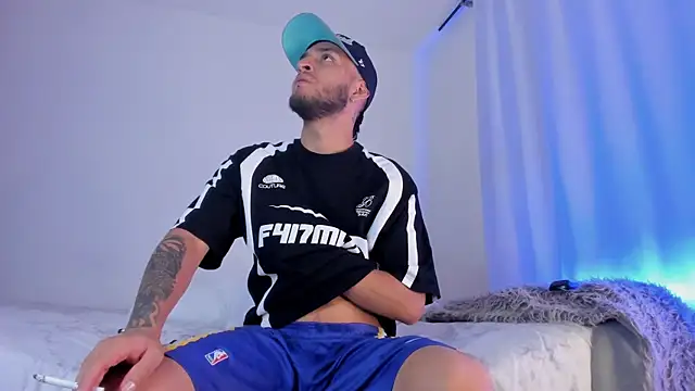  Kevin xxx online show from January 8, 2025, 5:05 am