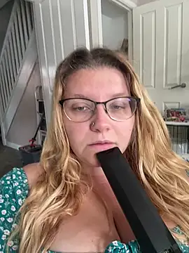 Snapshot of LucieLouBabe chatting on July 1, 2026, 11:12 am LucieLouBabe online show from July 1, 2026, 11:12 am