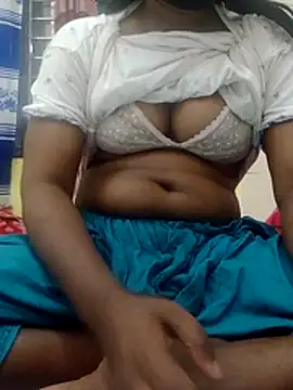 Snapshot of Sexy-Tomaa chatting on May 21, 2026, 4:58 pm Sexy-Tomaa online show from May 21, 2026, 4:58 pm