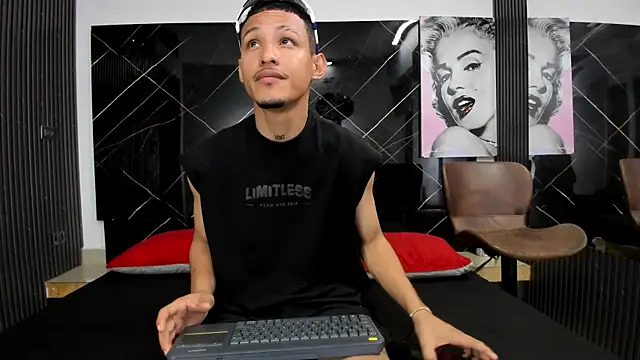 Snapshot of Camilo_Contreras chatting on June 10, 2026, 7:24 pm Camilo Contreras online show from June 10, 2026, 7:24 pm