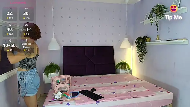 Sofiawonderr online show from July 7, 2026, 10:14 pm