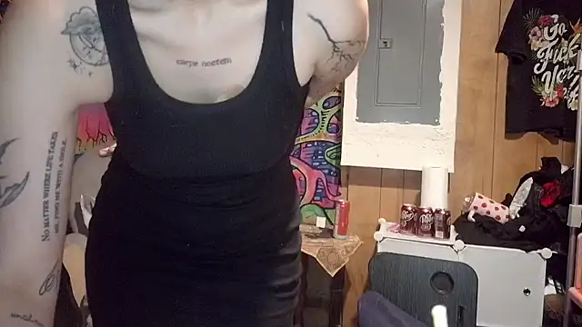 B4BYJINX online show from June 21, 2026, 11:18 pm