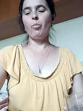 AniaCool77 online show from July 7, 2026, 9:02 am