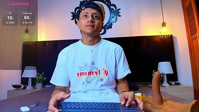 Snapshot of Thiago_Nova chatting on June 10, 2026, 3:50 am Thiago Nova online show from June 10, 2026, 3:50 am