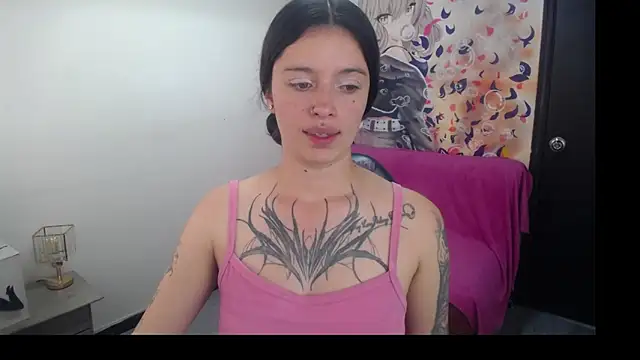 Lucia evans22 online show from June 17, 2026, 8:54 pm
