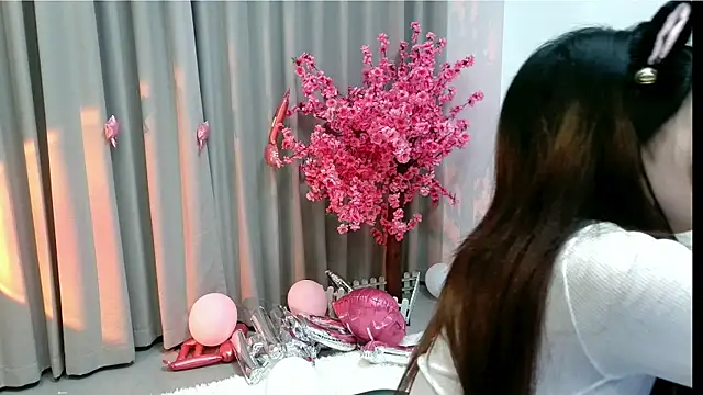 Snapshot of yan-0705 chatting on June 8, 2026, 12:05 pm yan-0705 online show from June 8, 2026, 12:05 pm