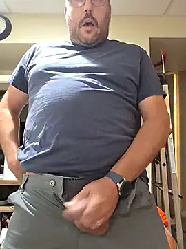 Snapshot of the_Milk_Man chatting on July 10, 2026, 3:58 pm the Milk Man online show from July 10, 2026, 3:58 pm