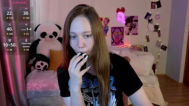 Snapshot of TinaShelton chatting on June 25, 2026, 12:20 pm TinaShelton online show from June 25, 2026, 12:20 pm