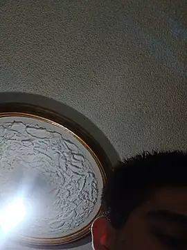 Snapshot of Oliver_LA chatting on August 4, 2026, 7:11 am Oliver LA online show from August 4, 2026, 7:11 am