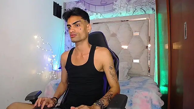 Snapshot of Liam_bedoya chatting on May 23, 2026, 4:07 am Liam bedoya online show from May 23, 2026, 4:07 am