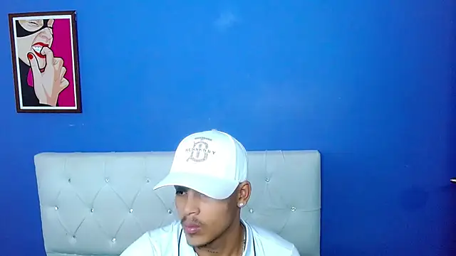 Snapshot of Angel_foxc13 chatting on June 7, 2026, 3:21 am Angel foxc13 online show from June 7, 2026, 3:21 am