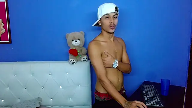 Snapshot of Angel_foxc13 chatting on June 13, 2026, 4:43 am Angel foxc13 online show from June 13, 2026, 4:43 am