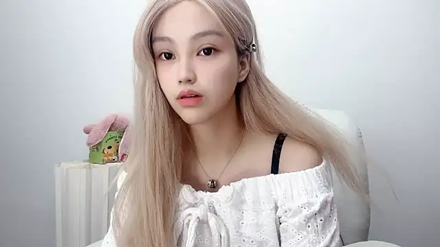jiangjiang2005 online show from June 19, 2026, 5:50 pm