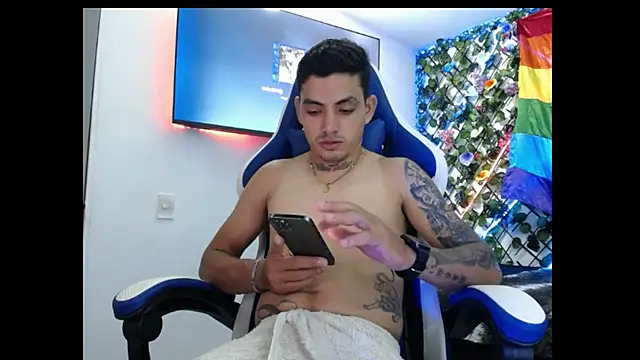 Snapshot of Dantethomsonn chatting on May 27, 2026, 2:52 am Dantethomsonn online show from May 27, 2026, 2:52 am