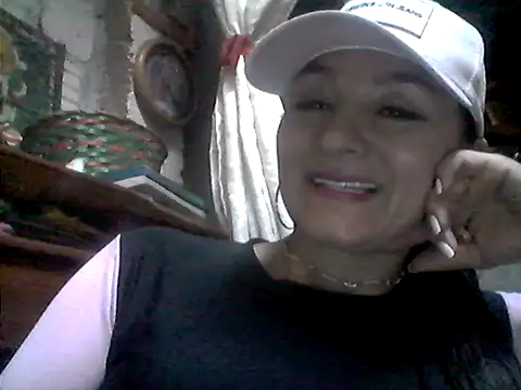 Snapshot of Anlly_garcia002 chatting on May 22, 2026, 9:42 pm Anlly garcia002 online show from May 22, 2026, 9:42 pm
