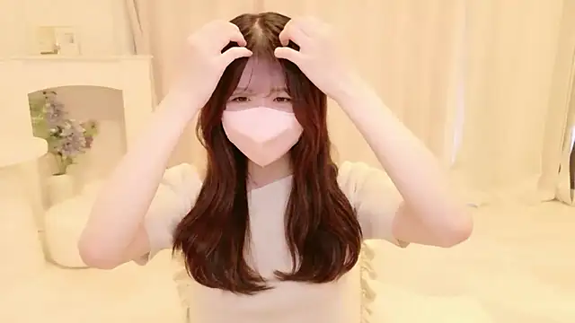 Yuinyaaa online show from June 9, 2026, 7:31 am