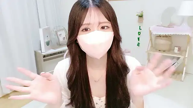 Yuinyaaa online show from July 1, 2026, 7:10 am