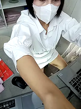 Snapshot of Julie-Rosee chatting on June 6, 2026, 1:43 am Julie-Rosee online show from June 6, 2026, 1:43 am