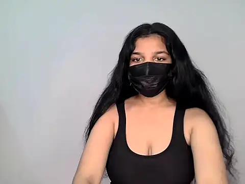 Snapshot of suzan_melly chatting on June 8, 2026, 5:52 am suzan melly online show from June 8, 2026, 5:52 am