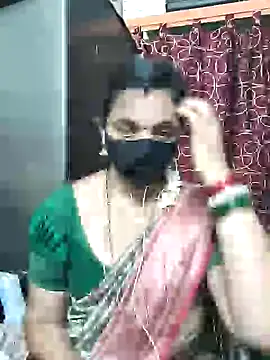 Snapshot of Leela_555 chatting on July 18, 2026, 7:01 am Leela 555 online show from July 18, 2026, 7:01 am