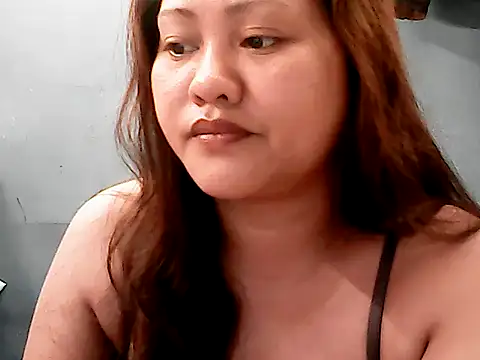 Snapshot of Irisshinn chatting on August 3, 2026, 7:18 am Irisshinn online show from August 3, 2026, 7:18 am