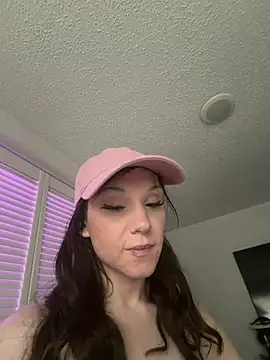 cynGoddess online show from May 27, 2026, 12:02 pm