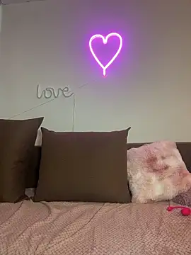 Snapshot of Sabrinee_xx_divine chatting on June 29, 2026, 7:47 am Sabrinee xx divine online show from June 29, 2026, 7:47 am