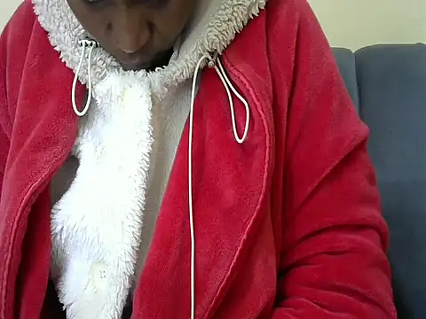 Snapshot of queen_l chatting on June 27, 2026, 3:55 am queen l online show from June 27, 2026, 3:55 am