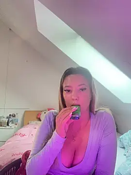Evelina Nelson online show from June 14, 2026, 7:27 pm