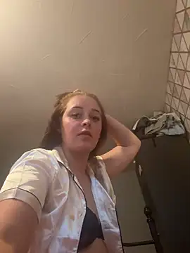 Snapshot of Miss_brunettexx chatting on June 1, 2026, 8:10 pm Miss brunettexx online show from June 1, 2026, 8:10 pm