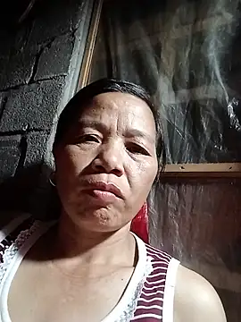 Snapshot of Elfledaa chatting on July 18, 2026, 2:43 pm Elfledaa online show from July 18, 2026, 2:43 pm