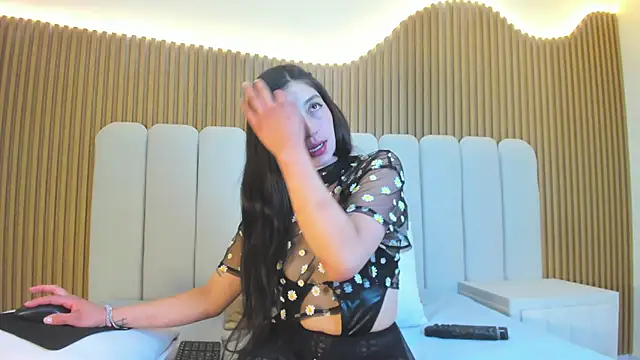 Rosa Aura online show from July 8, 2026, 3:22 am