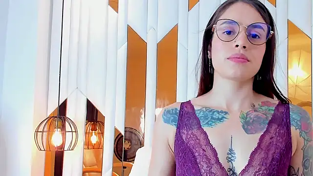 ValeryMontenegro online show from June 3, 2026, 2:33 pm
