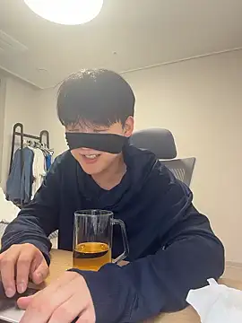 Snapshot of k-kinky chatting on June 6, 2026, 6:34 pm k-kinky online show from June 6, 2026, 6:34 pm