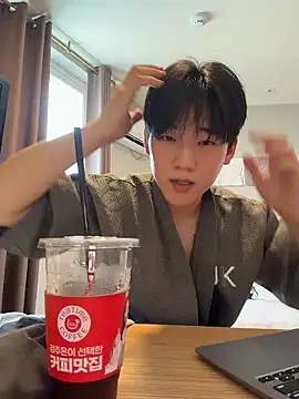 Snapshot of k-kinky chatting on June 28, 2026, 8:09 am k-kinky online show from June 28, 2026, 8:09 am