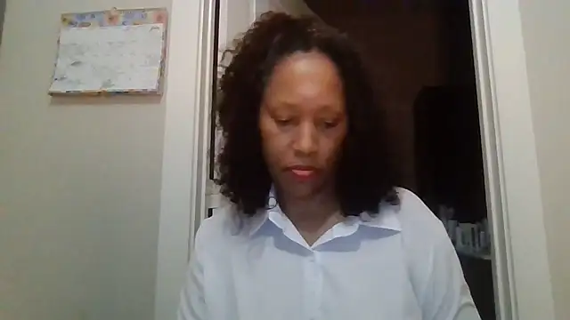 MsDeeLive online show from May 26, 2026, 4:52 am