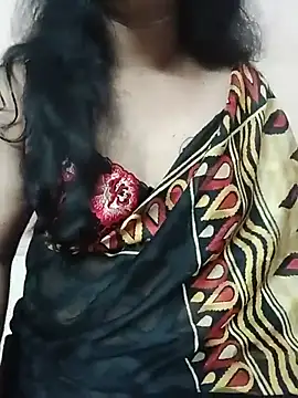 Snapshot of roopa__ chatting on June 17, 2026, 2:18 pm roopa online show from June 17, 2026, 2:18 pm