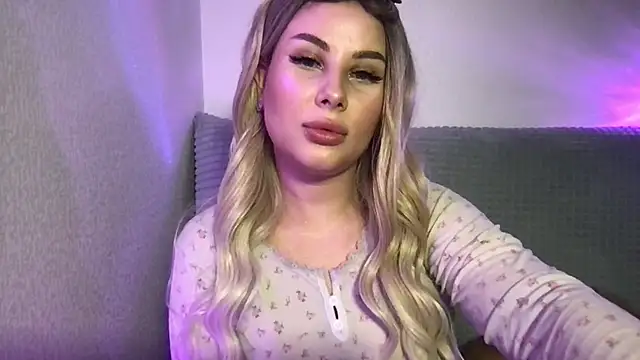 Snapshot of Lili_Weiss chatting on June 14, 2026, 4:42 pm Lili Weiss online show from June 14, 2026, 4:42 pm