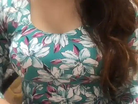 Snapshot of Avneet_ chatting on June 15, 2026, 5:53 am Avneet online show from June 15, 2026, 5:53 am