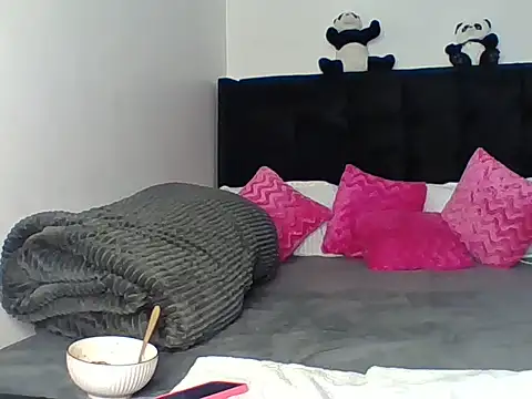 Snapshot of prettytinashe chatting on June 15, 2026, 2:47 am prettytinashe online show from June 15, 2026, 2:47 am