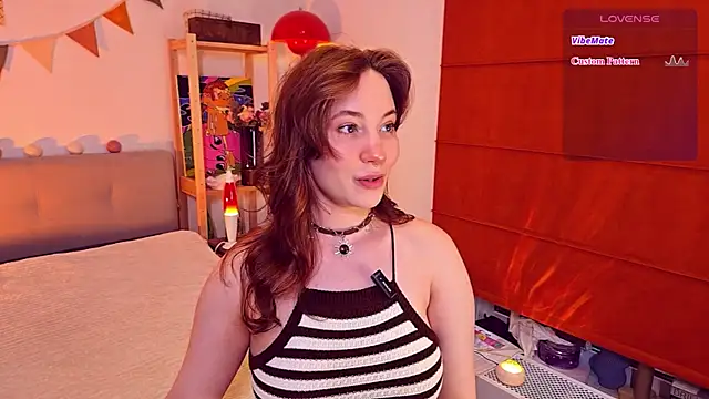 Snapshot of come_in_bed chatting on July 8, 2026, 3:05 pm come in bed online show from July 8, 2026, 3:05 pm