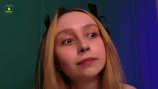 RachelVacsler online show from May 28, 2026, 9:45 pm