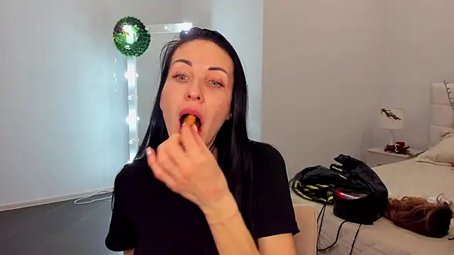 BouncySweety online show from December 3, 2024, 7:32 am