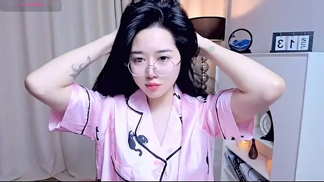 Snapshot of miuu6868 chatting on June 14, 2026, 2:24 am miuu6868 online show from June 14, 2026, 2:24 am